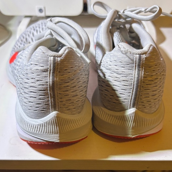 Nike Women's Gray and Red Running Shoes - Picture 6 of 6